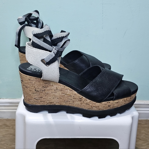 SOREL Joanie II Hi Ankle Lace Up Black Leather Wedge Sandals sz 10 - Picture 4 of 12